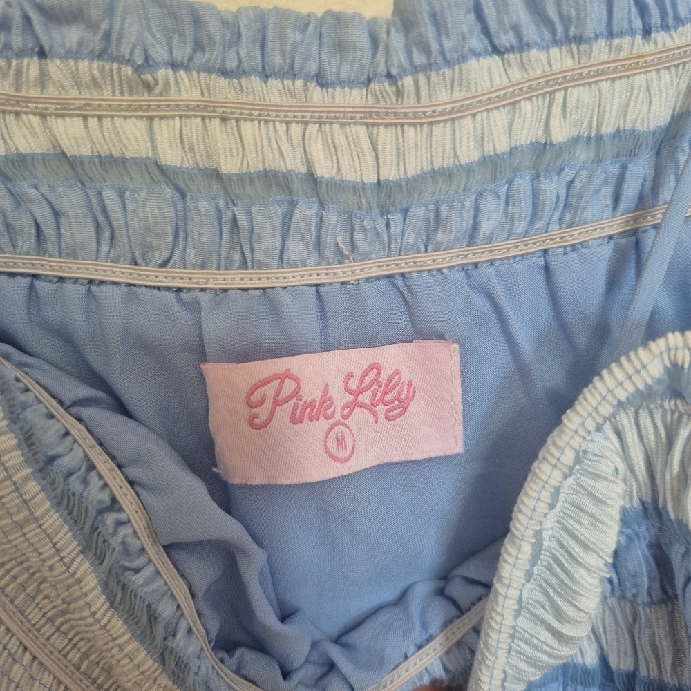 Pink Lily Women’s Boho Feminine Blue Striped Tie Strap Ruffle Hem Top Size M - Picture 4 of 6